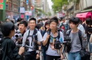 街访类自媒体如何精准获客？952字深度解析，手把手教你从路人到粉丝的转化秘籍！